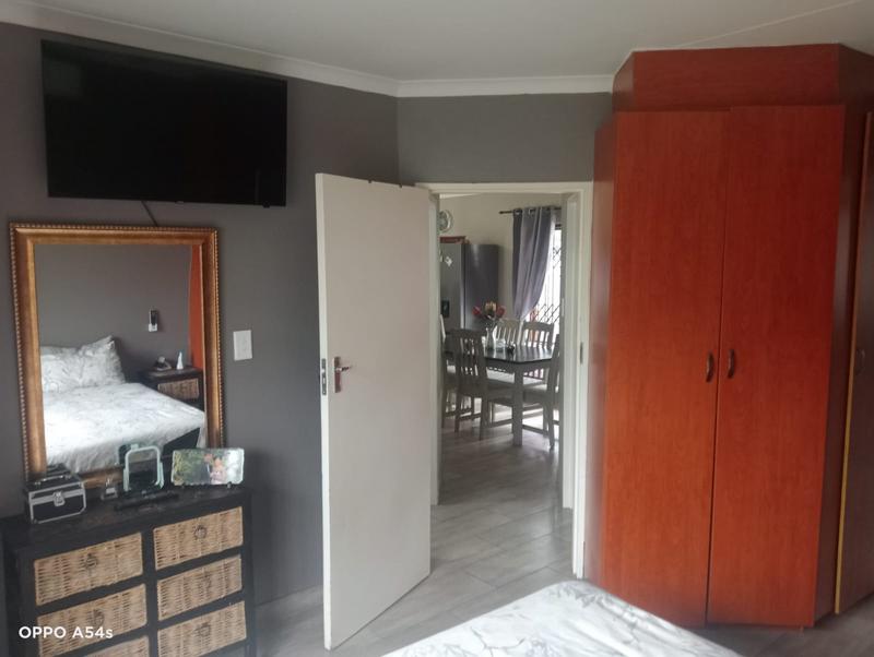 2 Bedroom Property for Sale in Vaalpark Free State